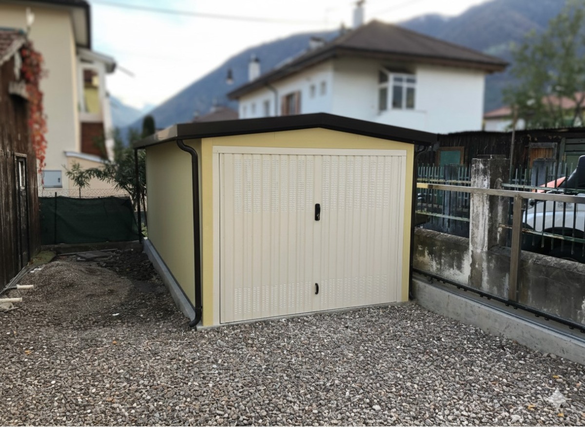 Box WEB con porta basculante