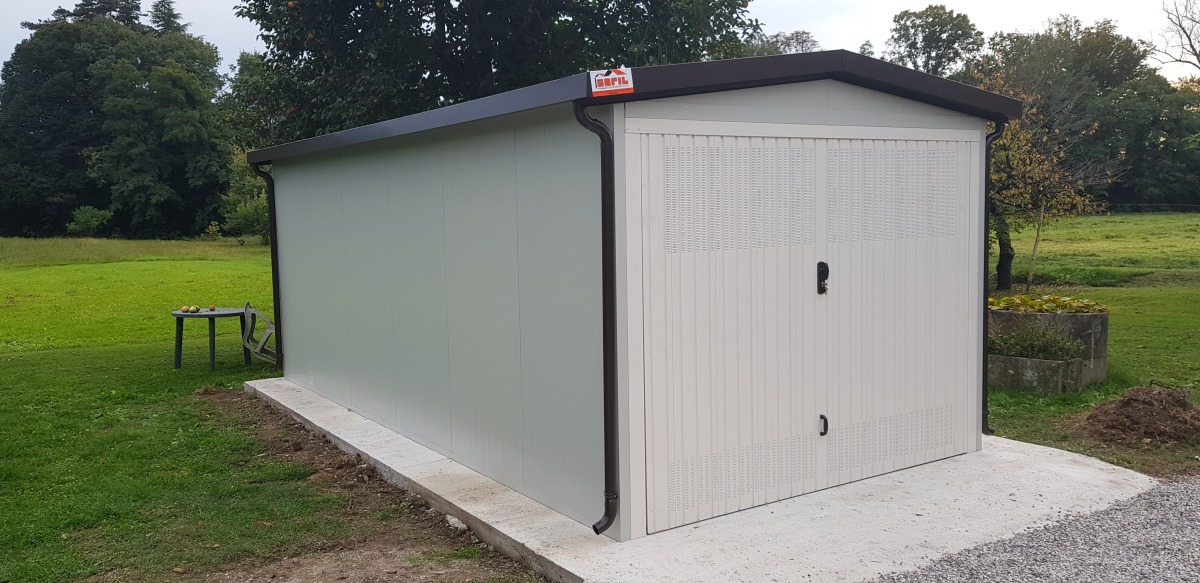 Box WEB con porta basculante