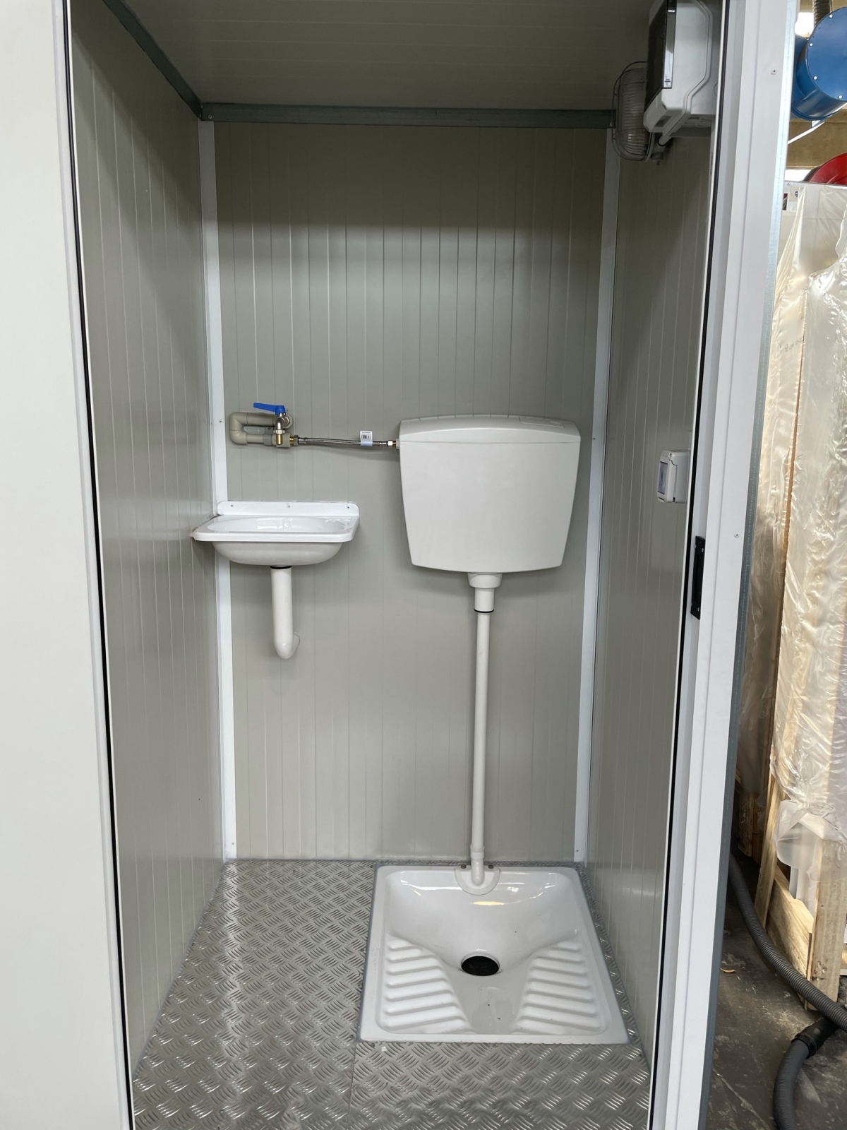 Cabina servizi COIBENTATA WEB DOPPIA con 2 TURCHE RIVESTITA IN LEGNO